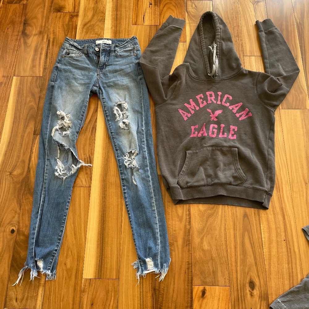 Kancan jeans and American Eagle sweatshirt